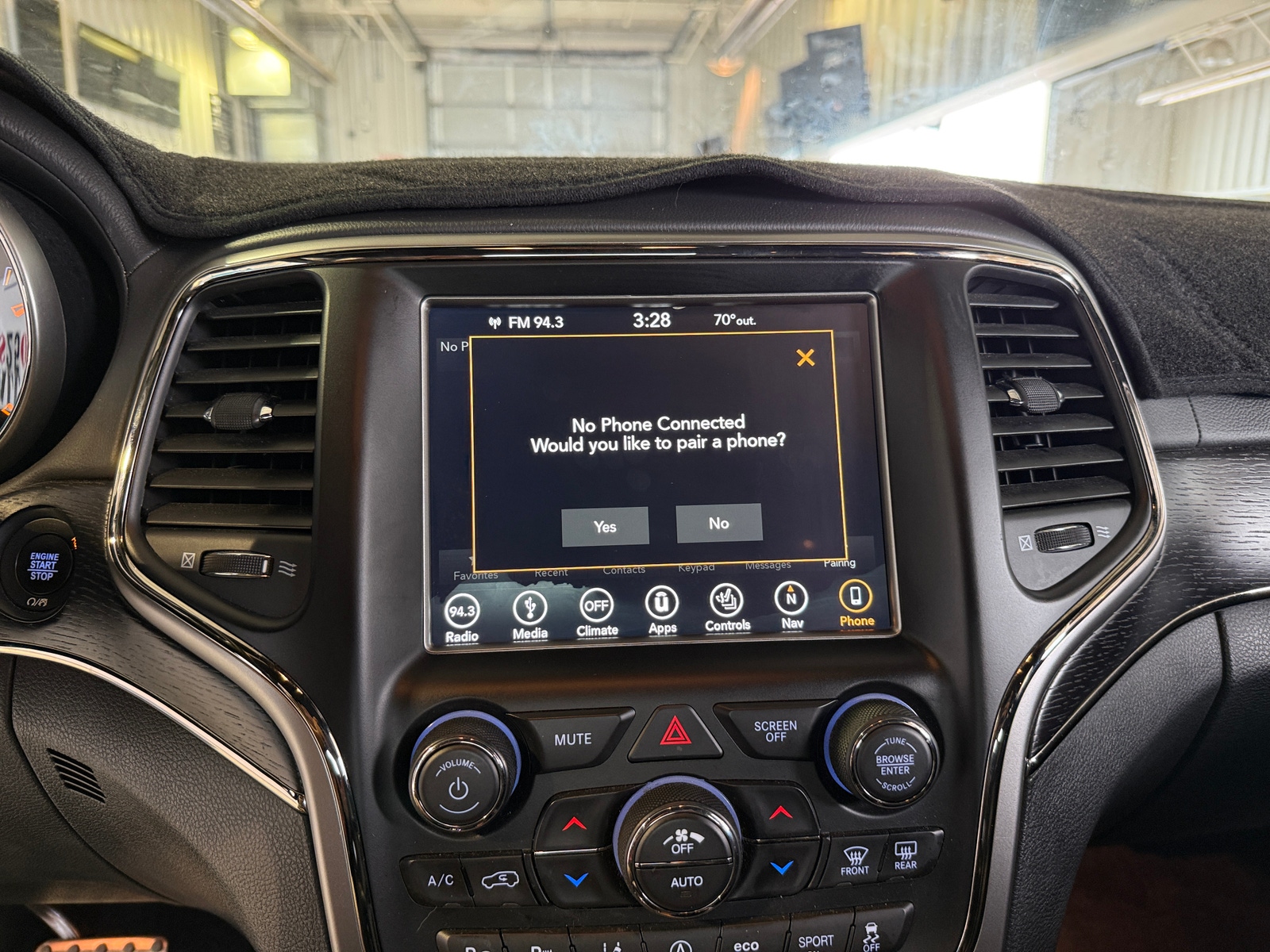 Thumbnail: 2018 Jeep Grand Cherokee - 3