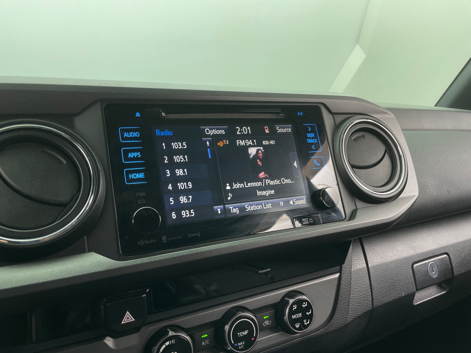 Thumbnail: 2017 Toyota Tacoma - 4