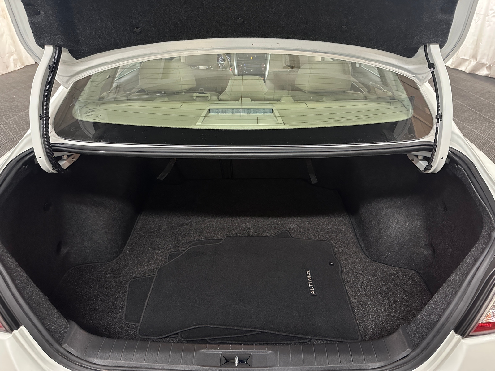 Thumbnail: 2015 Nissan Altima - 6