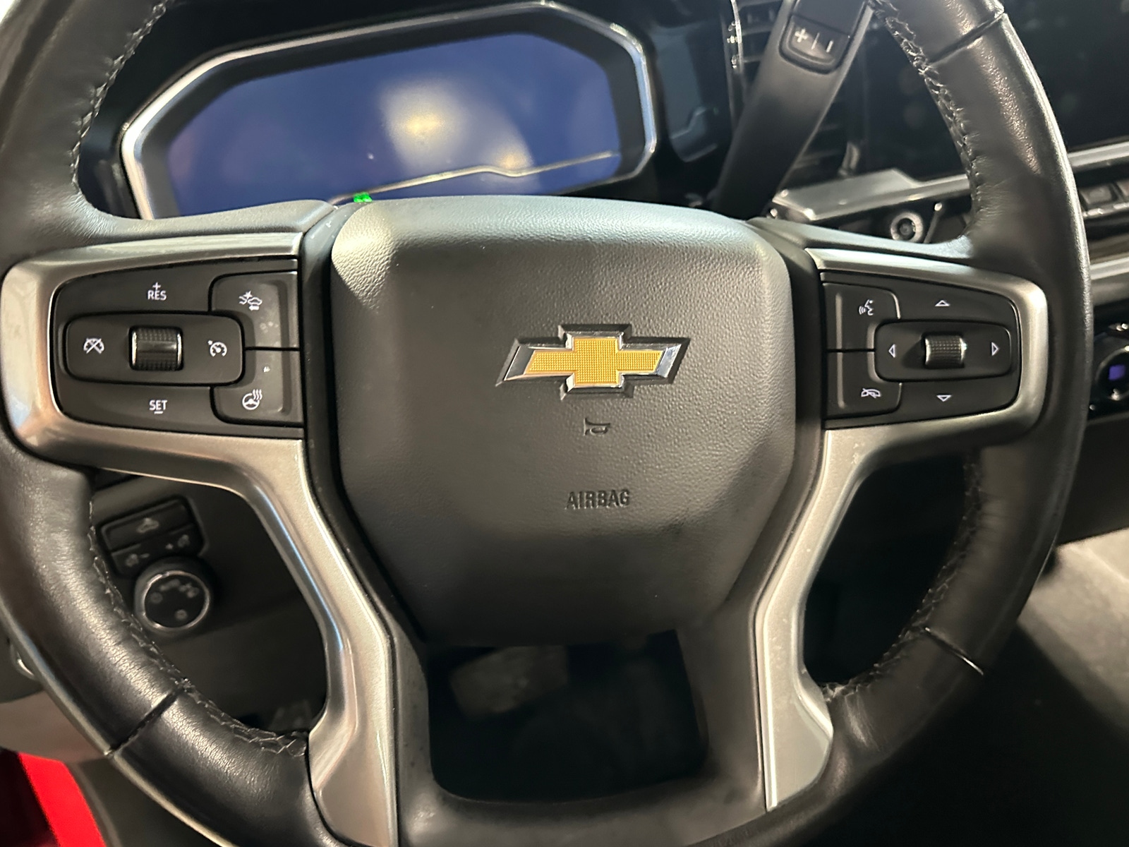 Thumbnail: 2022 Chevrolet Silverado 1500 - 5
