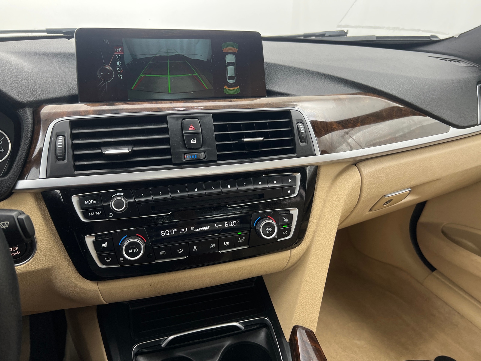 Thumbnail: 2016 BMW 3 Series - 3