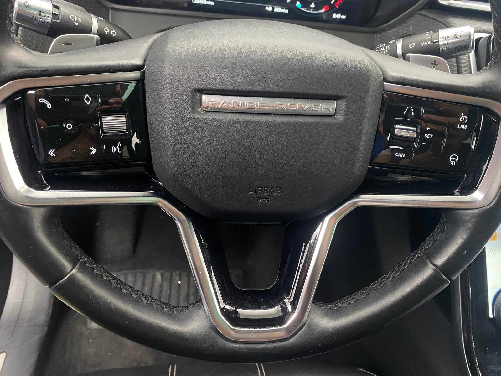Thumbnail: 2021 Land Rover Range Rover Velar - 4
