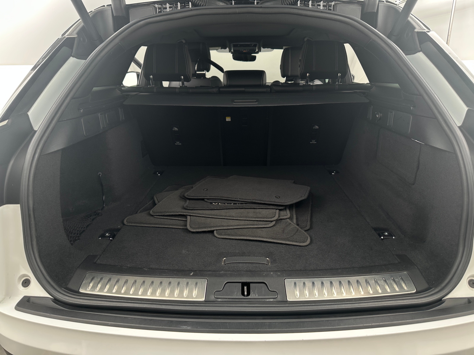 Thumbnail: 2021 Land Rover Range Rover Velar - 6