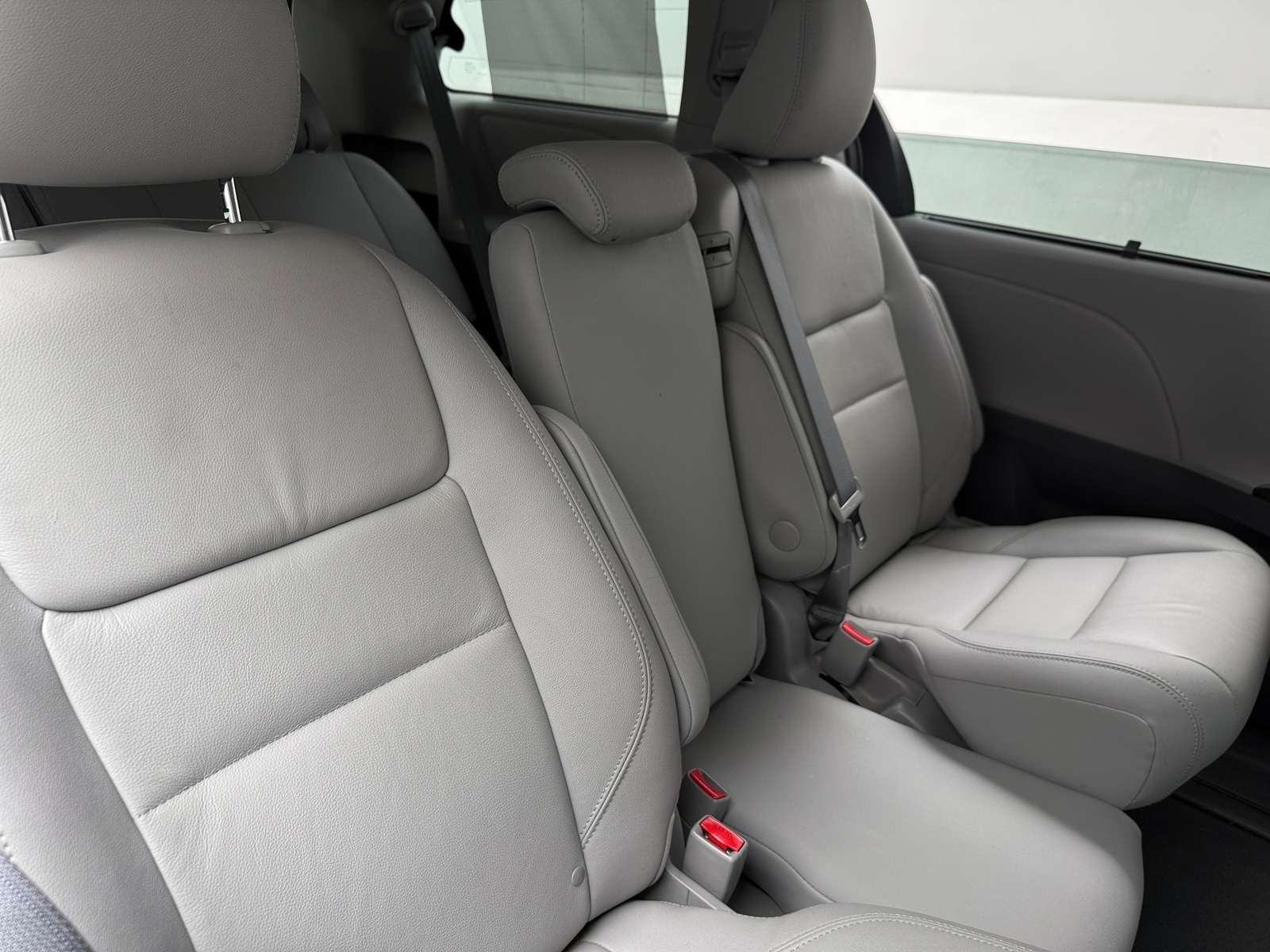Thumbnail: 2020 Toyota Sienna - 5