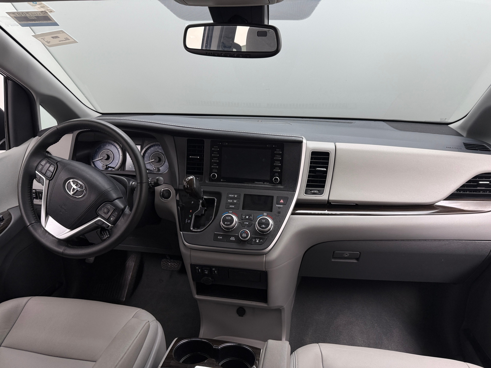 Thumbnail: 2020 Toyota Sienna - 2