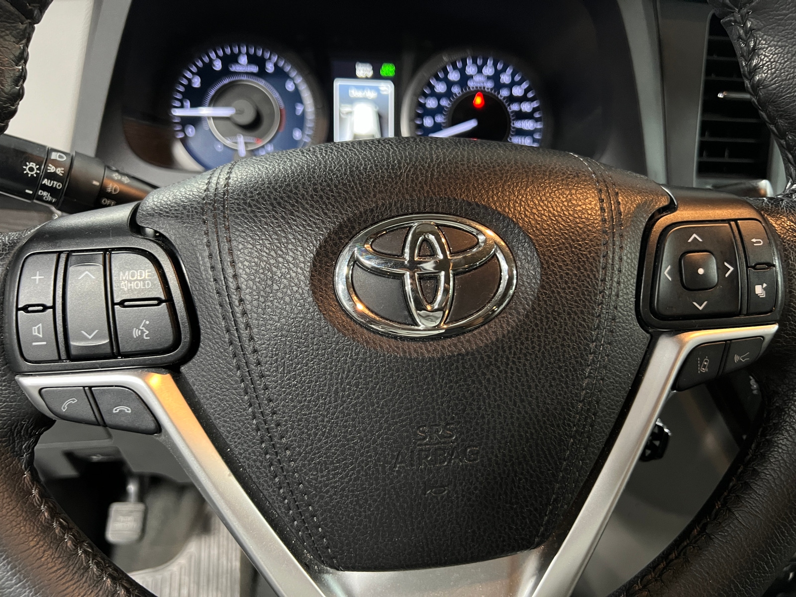 Thumbnail: 2020 Toyota Sienna - 4