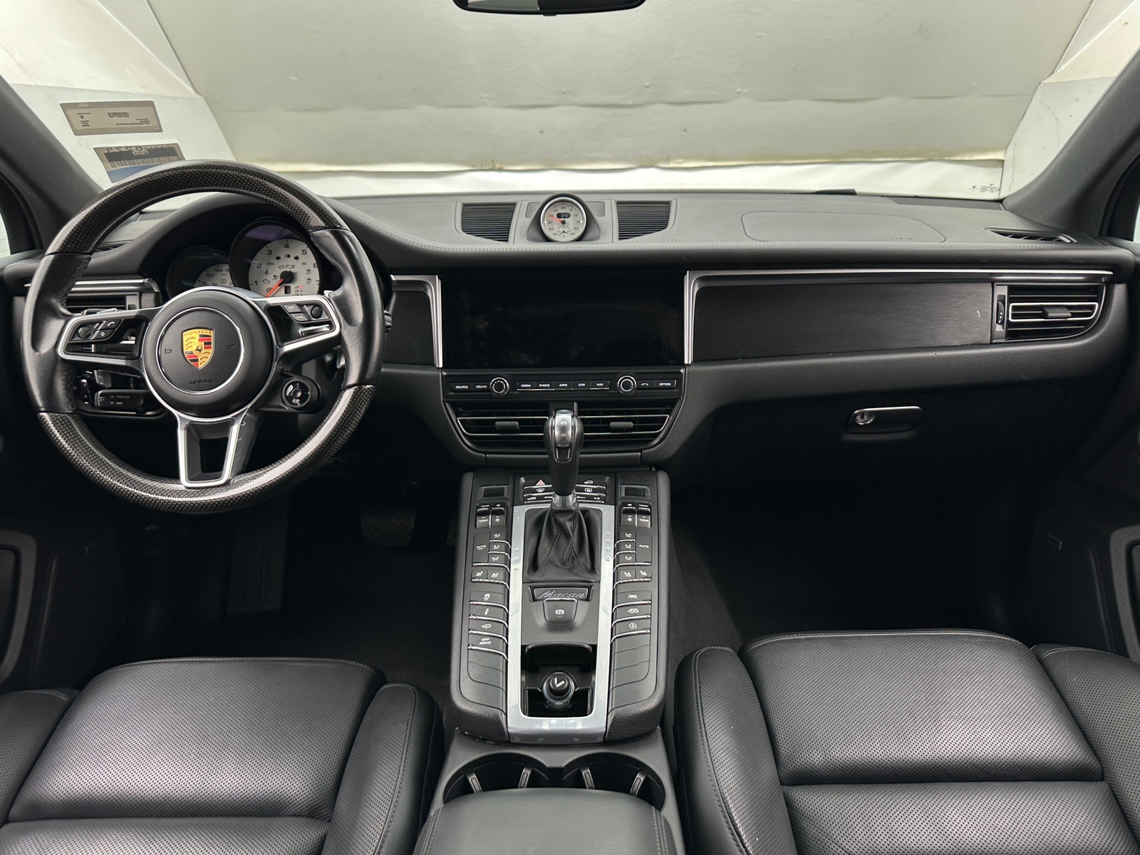 Thumbnail: 2020 Porsche Macan - 2