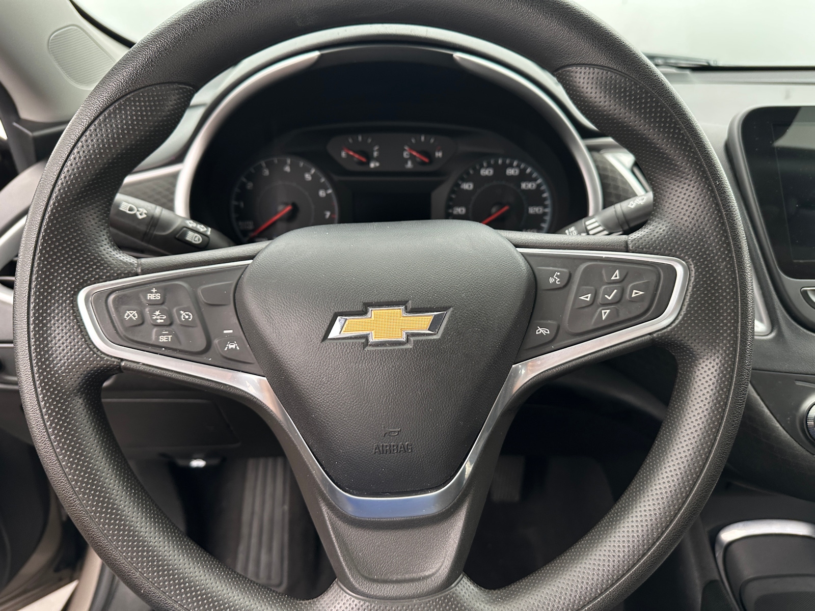 Thumbnail: 2023 Chevrolet Malibu - 5