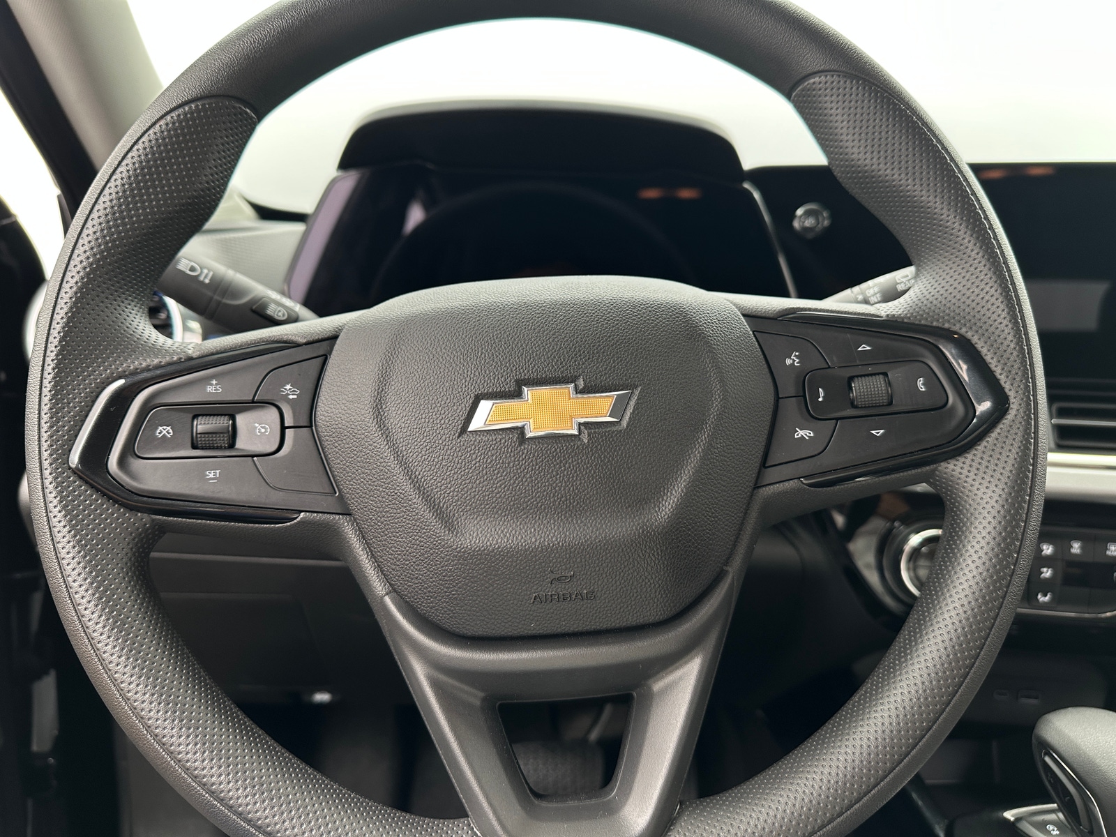 Thumbnail: 2025 Chevrolet Trax - 5