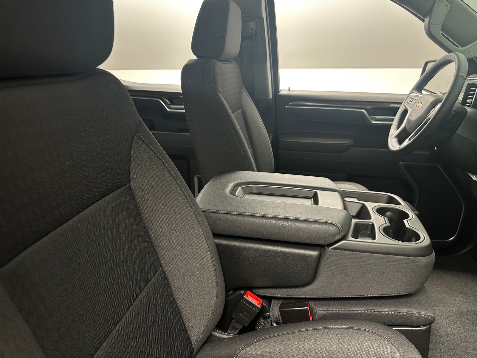 Thumbnail: 2025 Chevrolet Silverado 1500 - 2