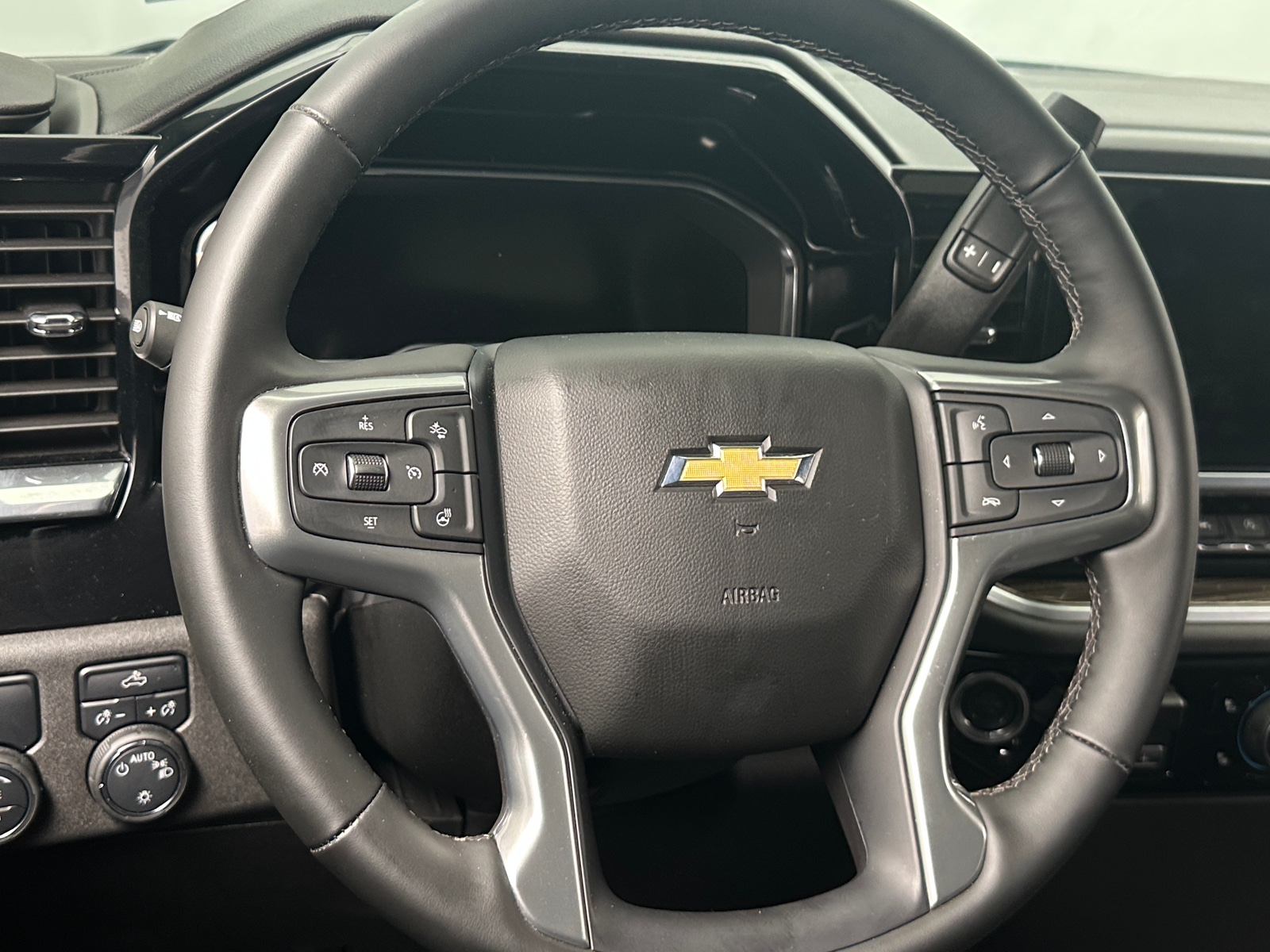 Thumbnail: 2025 Chevrolet Silverado 1500 - 5