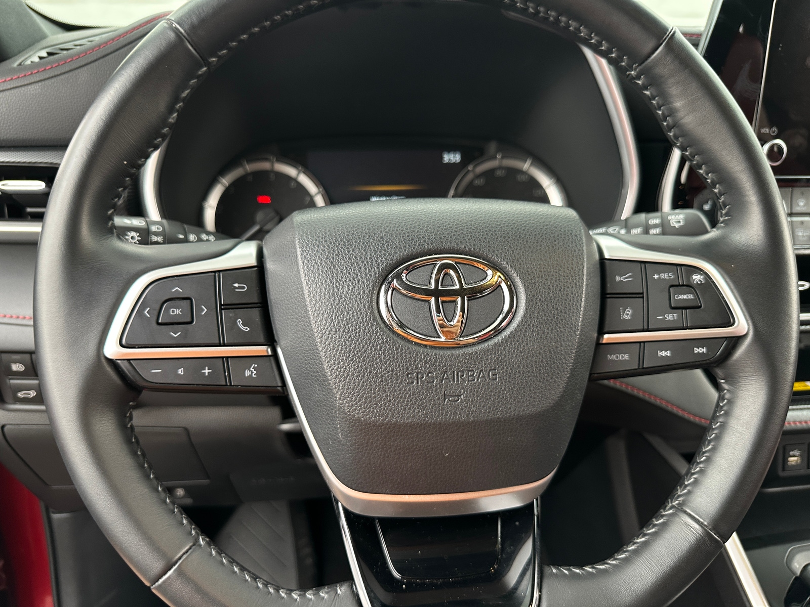 Thumbnail: 2023 Toyota Highlander - 5
