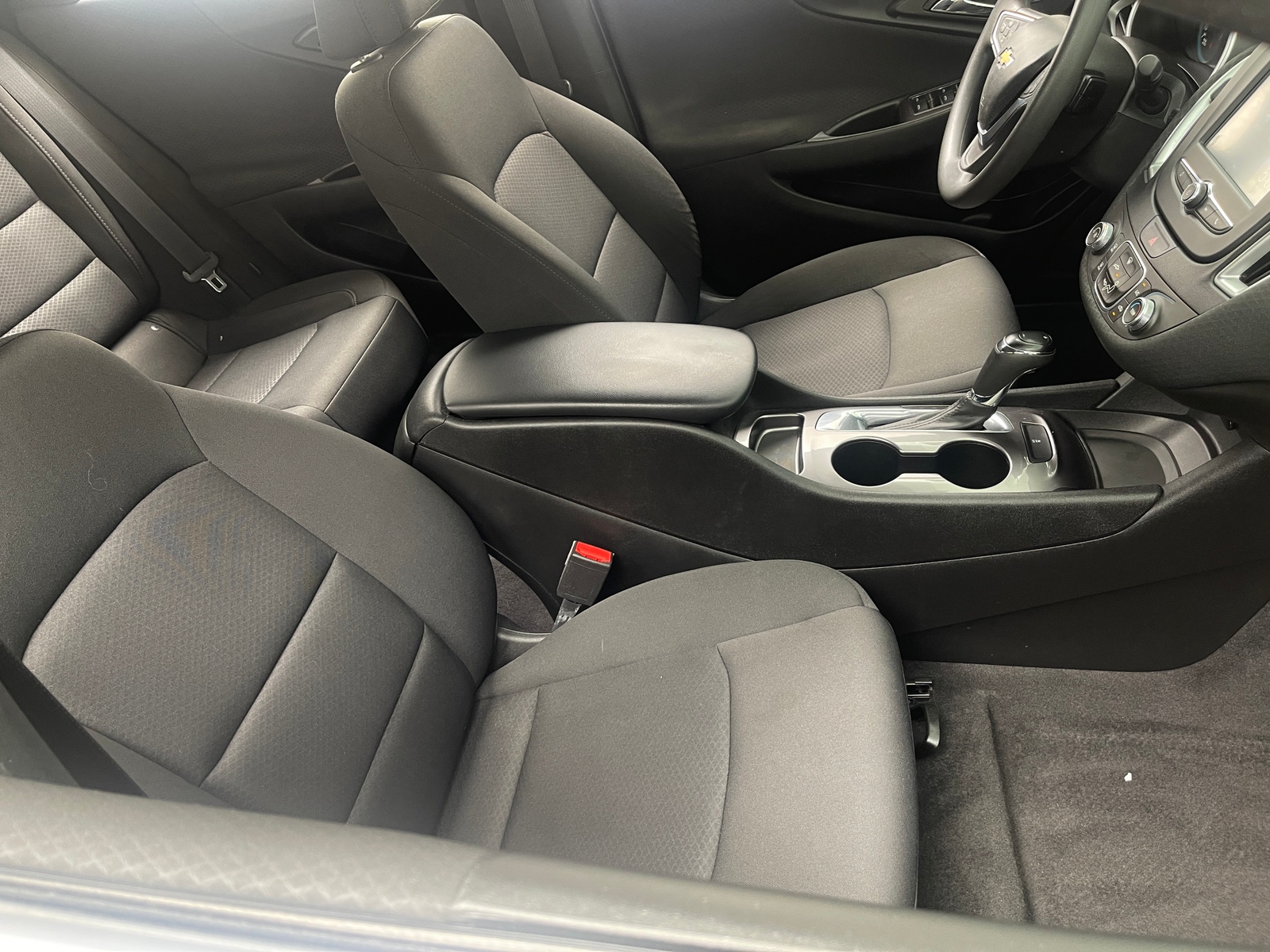 Thumbnail: 2018 Chevrolet Malibu - 2