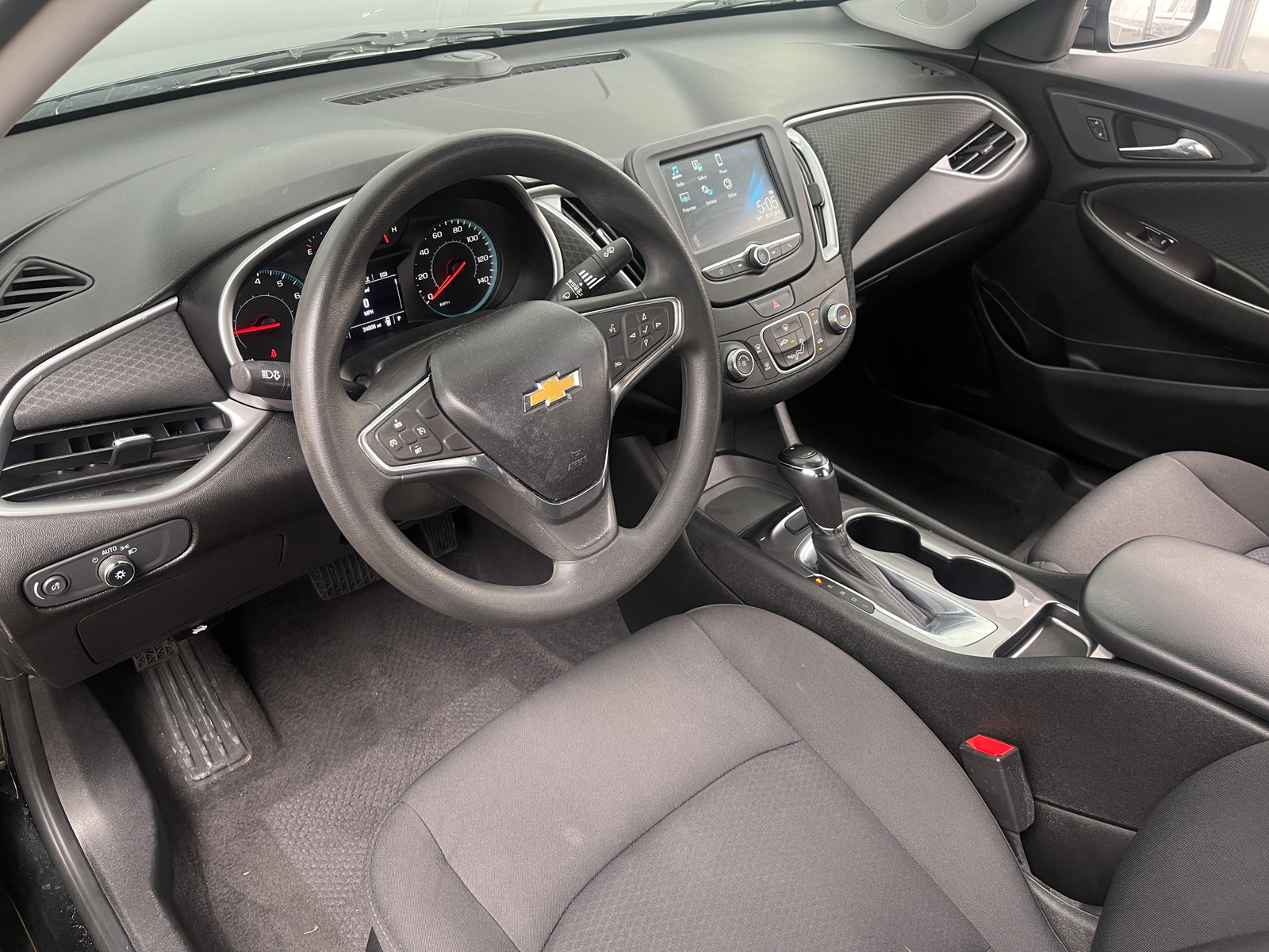 Thumbnail: 2018 Chevrolet Malibu - 3