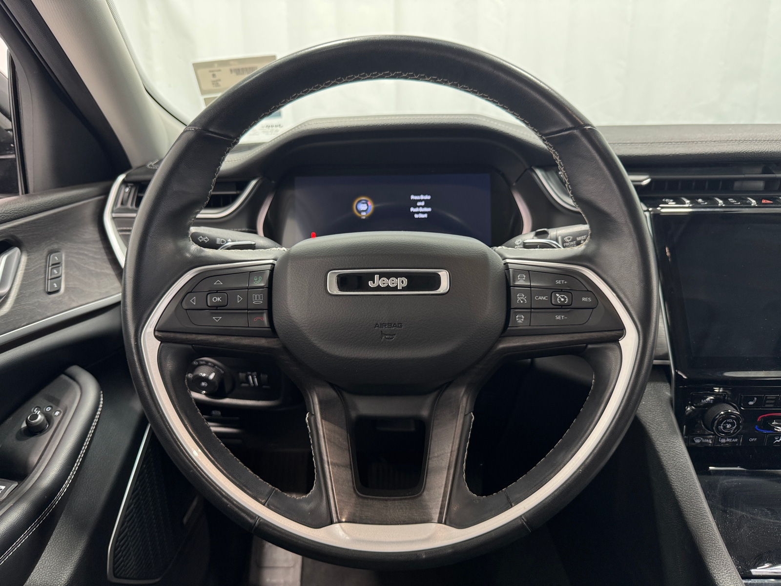 Thumbnail: 2021 Jeep Grand Cherokee L - 4