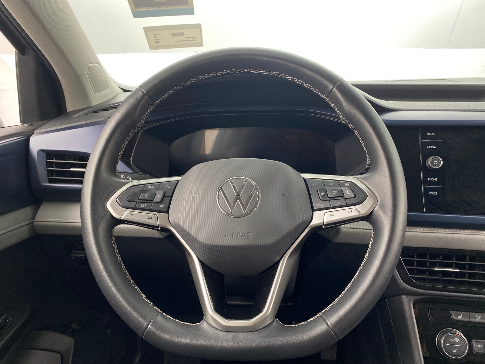 Thumbnail: 2024 Volkswagen Taos - 4