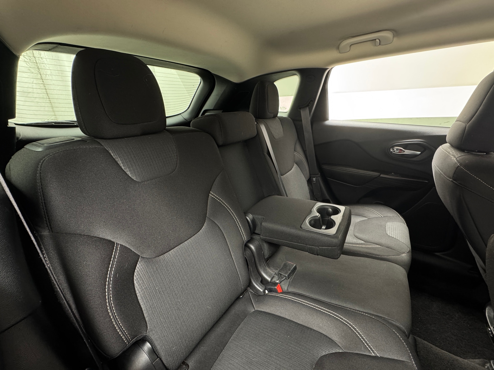 Thumbnail: 2015 Jeep Cherokee - 6