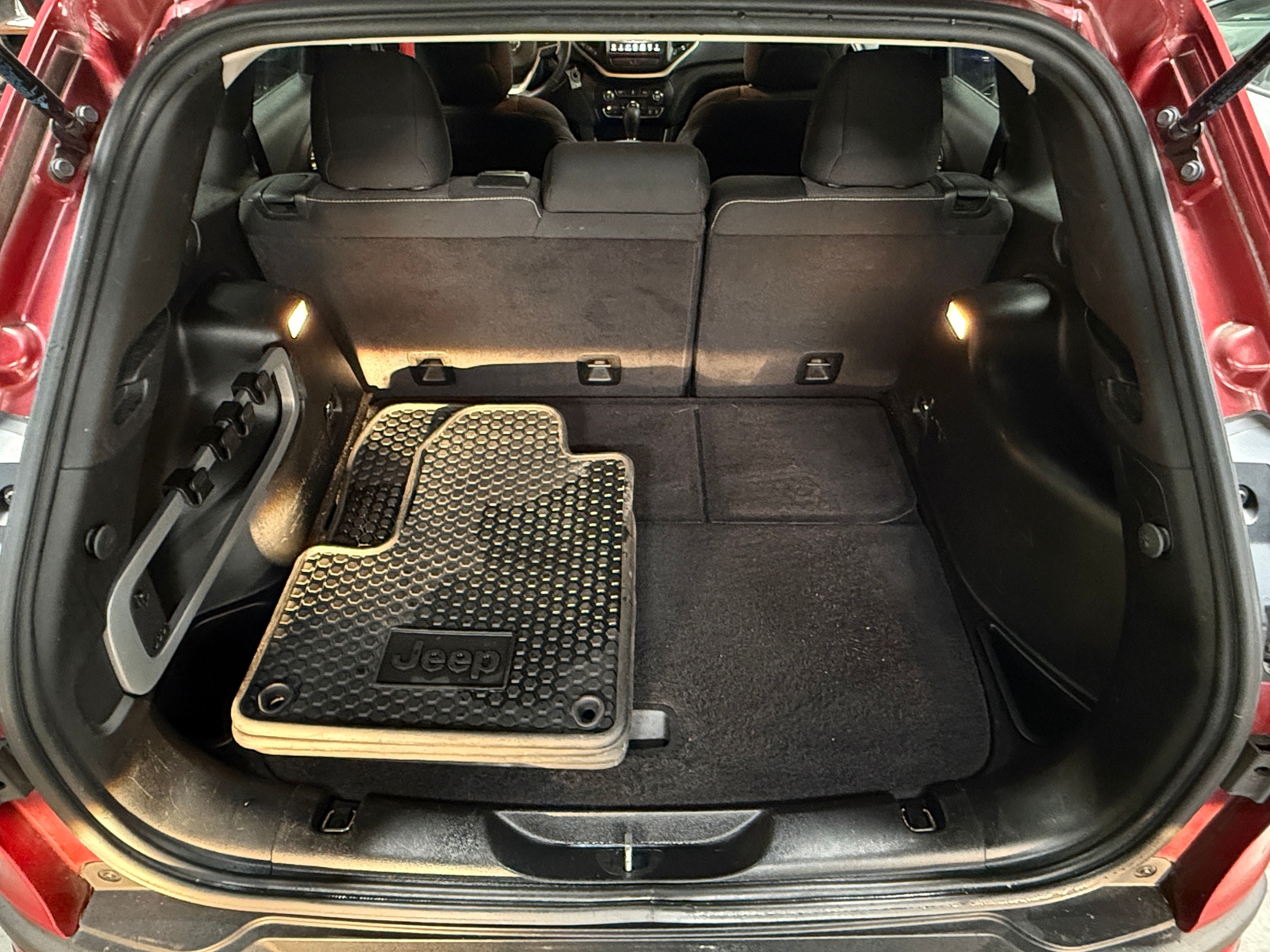 Thumbnail: 2015 Jeep Cherokee - 7