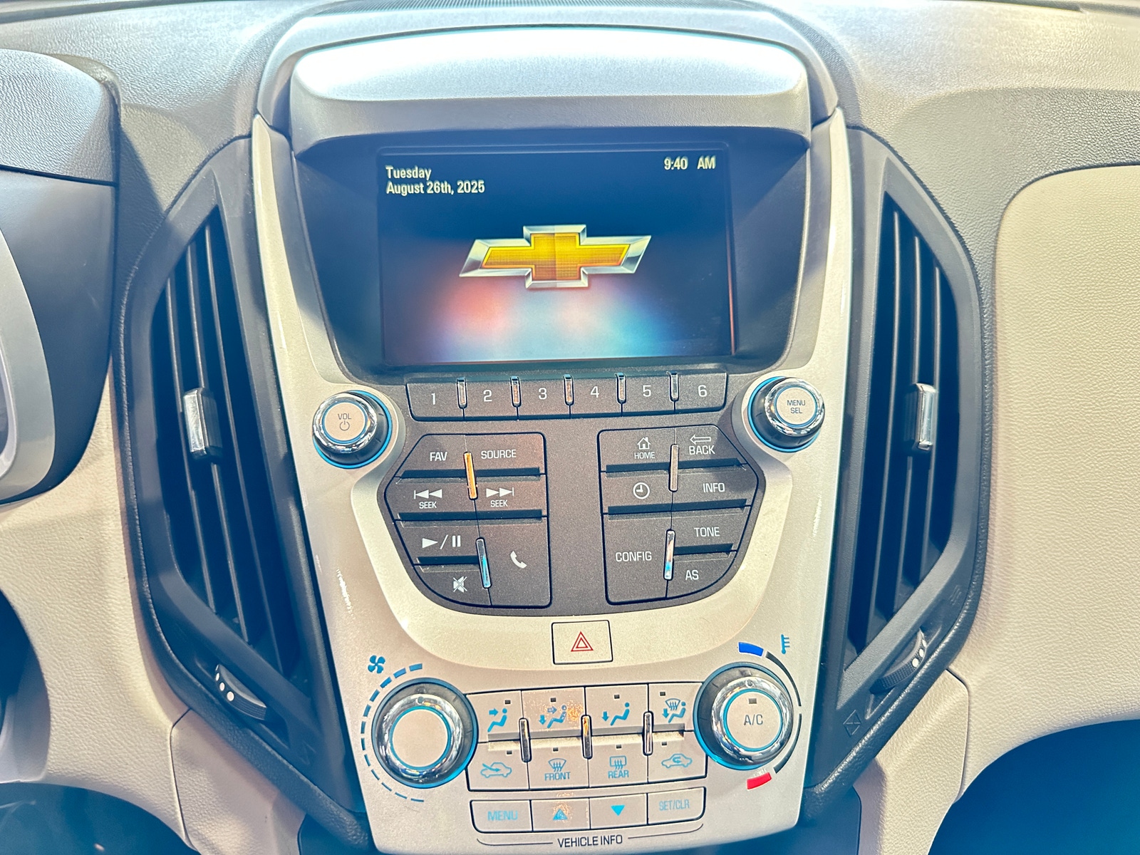 Thumbnail: 2016 Chevrolet Equinox - 4