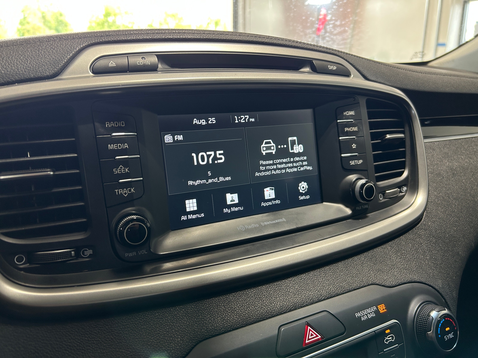 Thumbnail: 2019 Kia Sorento - 4