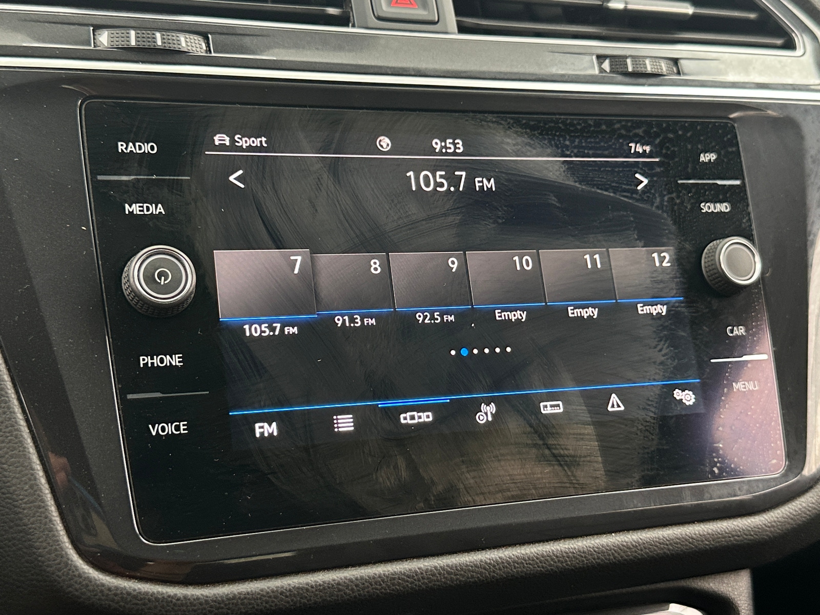 Thumbnail: 2021 Volkswagen Tiguan - 4