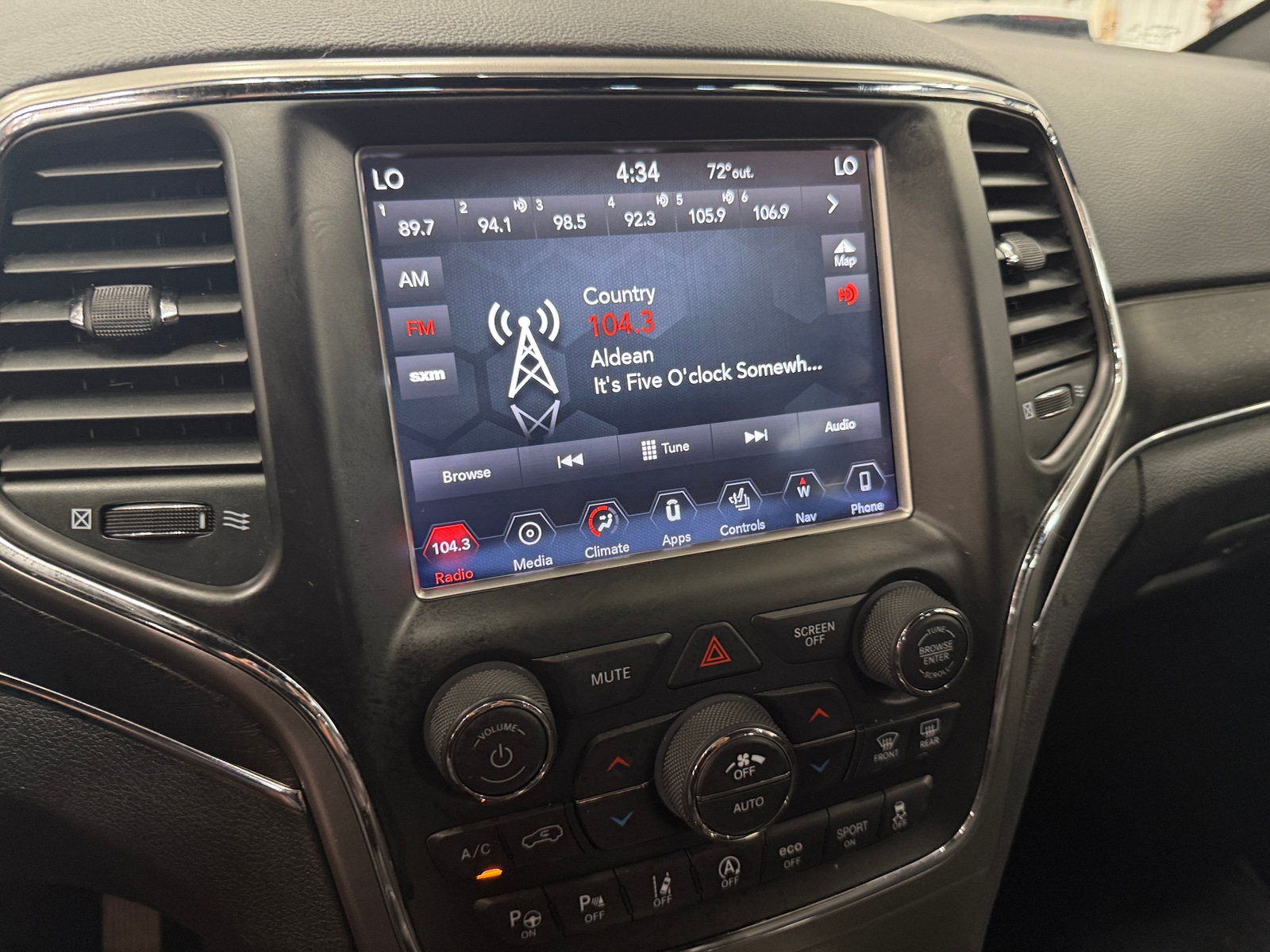 Thumbnail: 2018 Jeep Grand Cherokee - 3