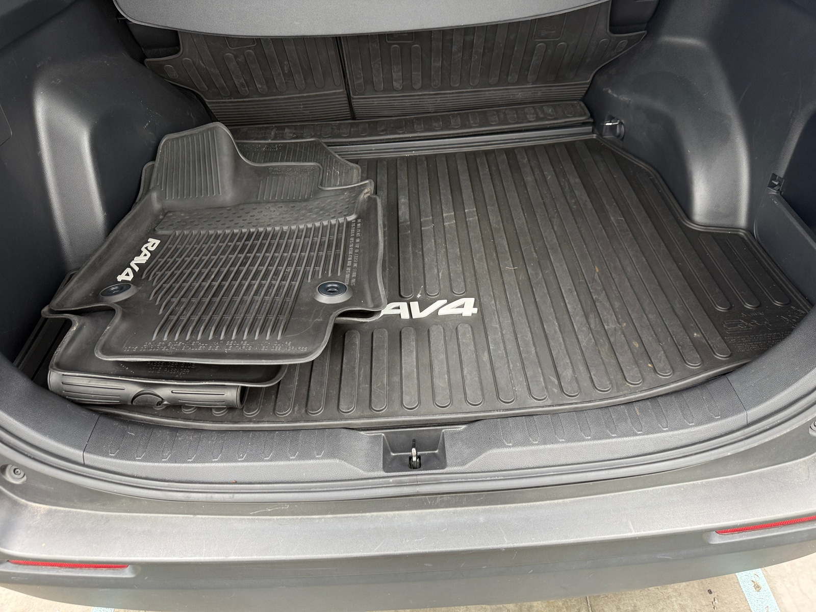 Thumbnail: 2019 Toyota RAV4 - 7