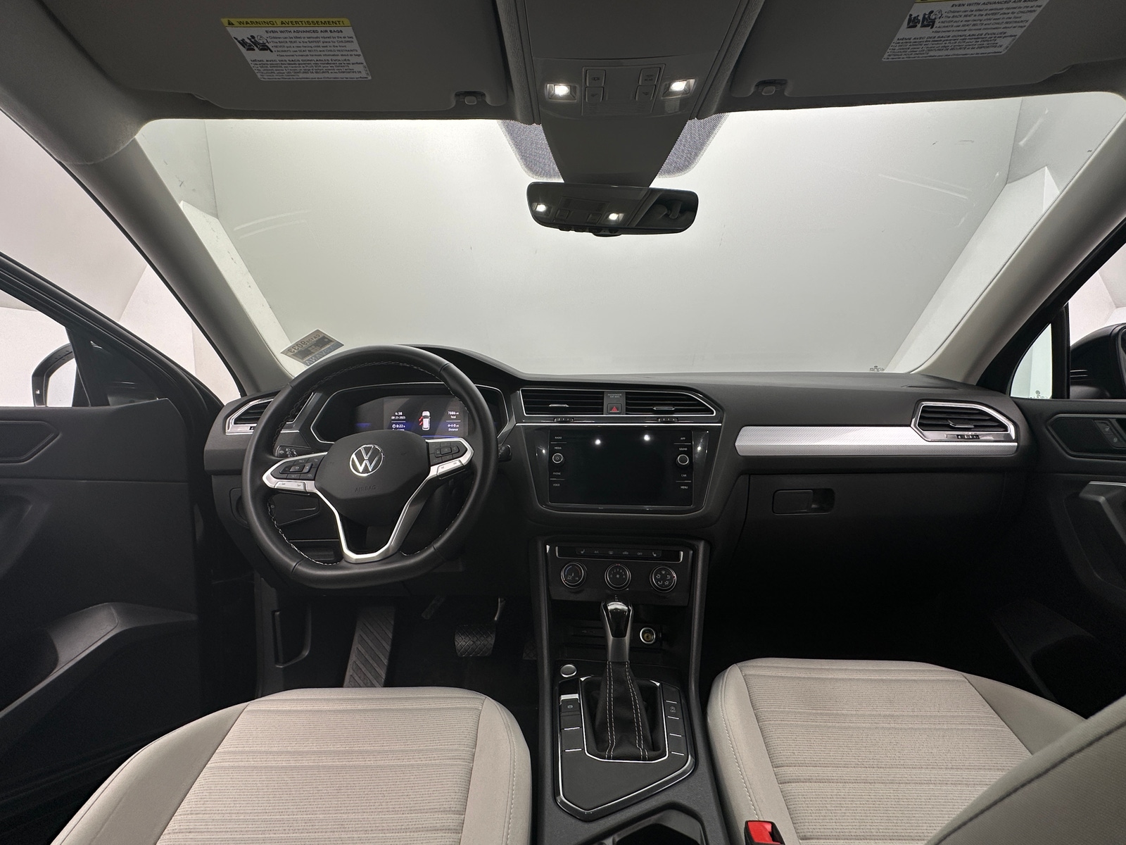 Thumbnail: 2024 Volkswagen Tiguan - 3