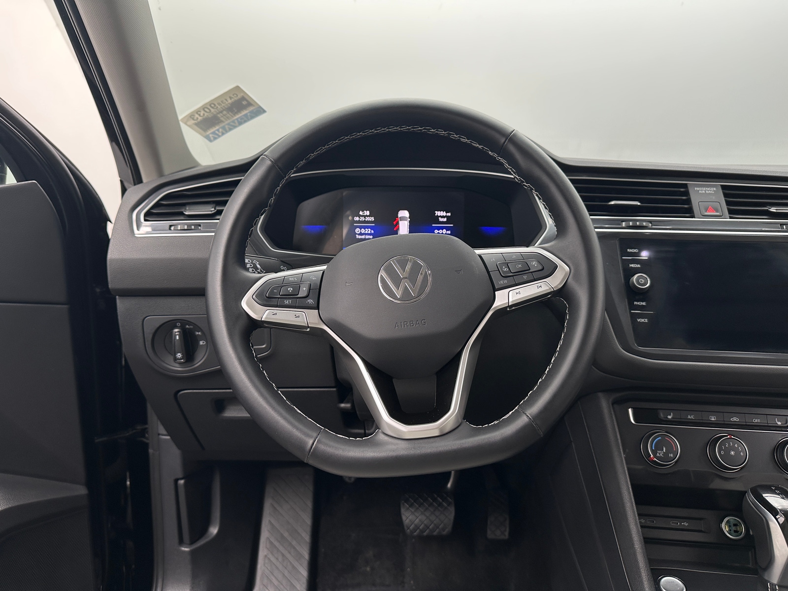 Thumbnail: 2024 Volkswagen Tiguan - 5