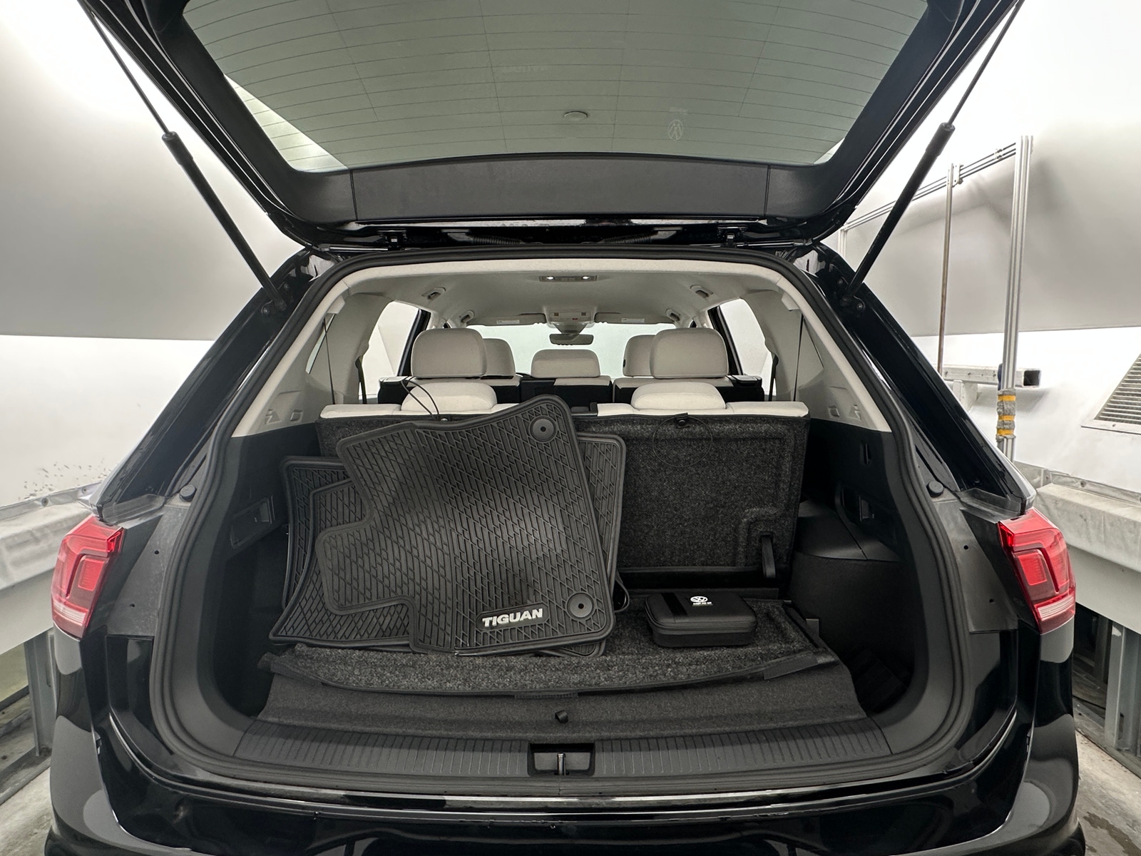 Thumbnail: 2024 Volkswagen Tiguan - 7