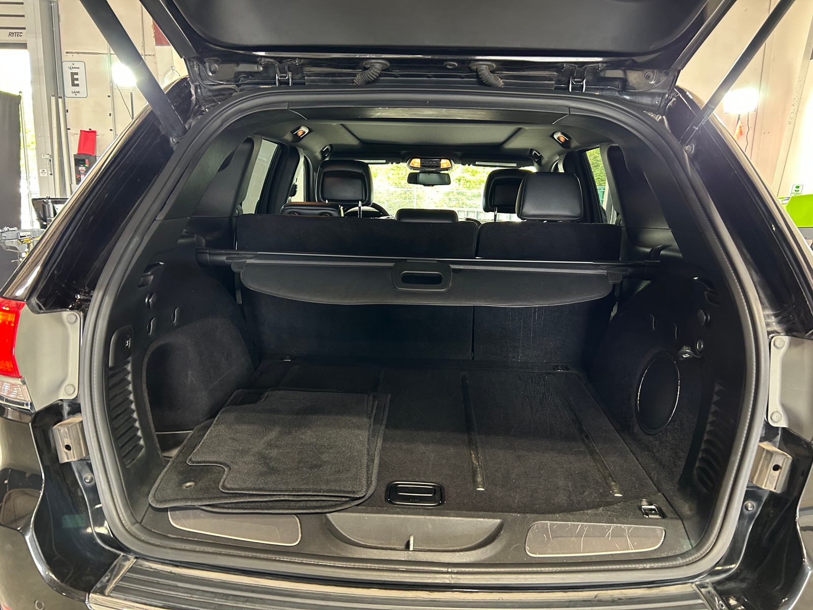 Thumbnail: 2014 Jeep Grand Cherokee - 6