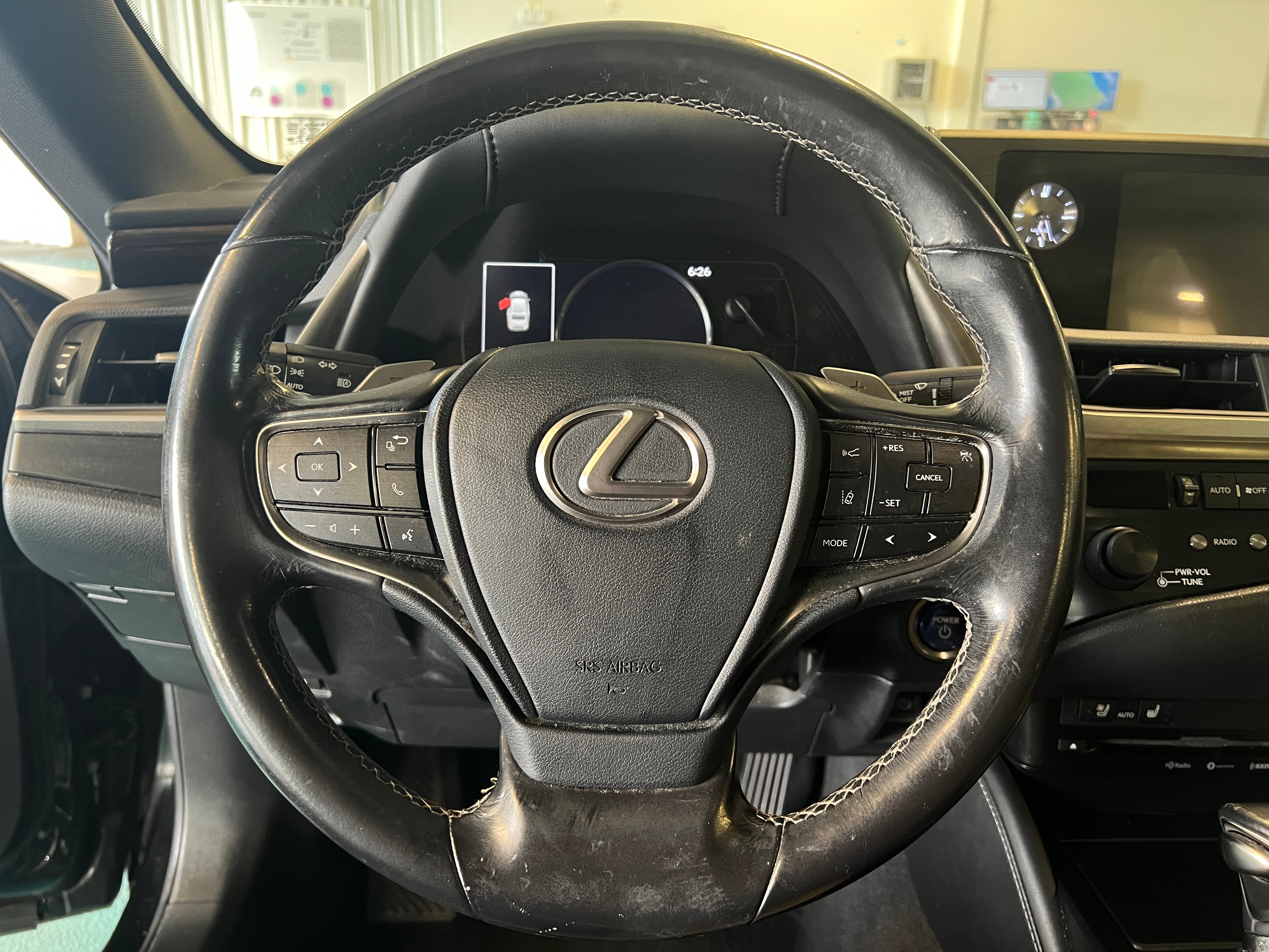 2019 Lexus ES Hybrid