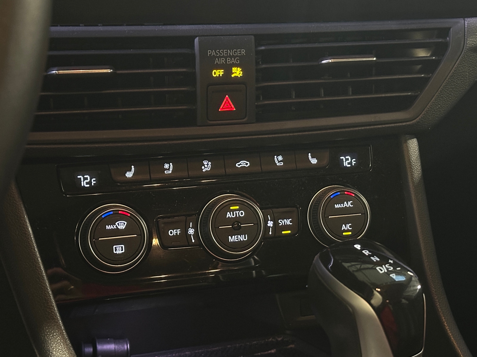 Thumbnail: 2022 Volkswagen Jetta - 3