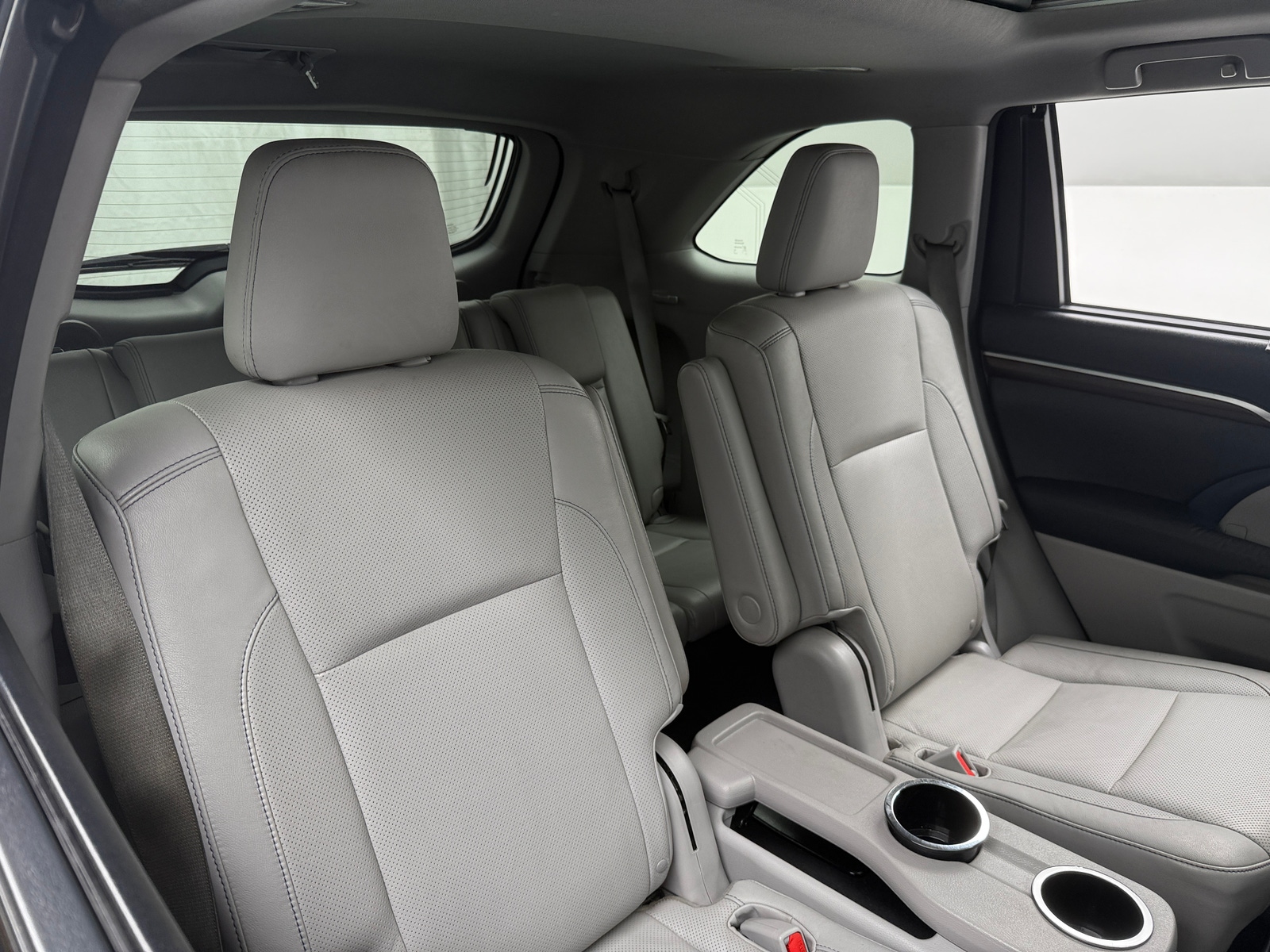 Thumbnail: 2014 Toyota Highlander - 5