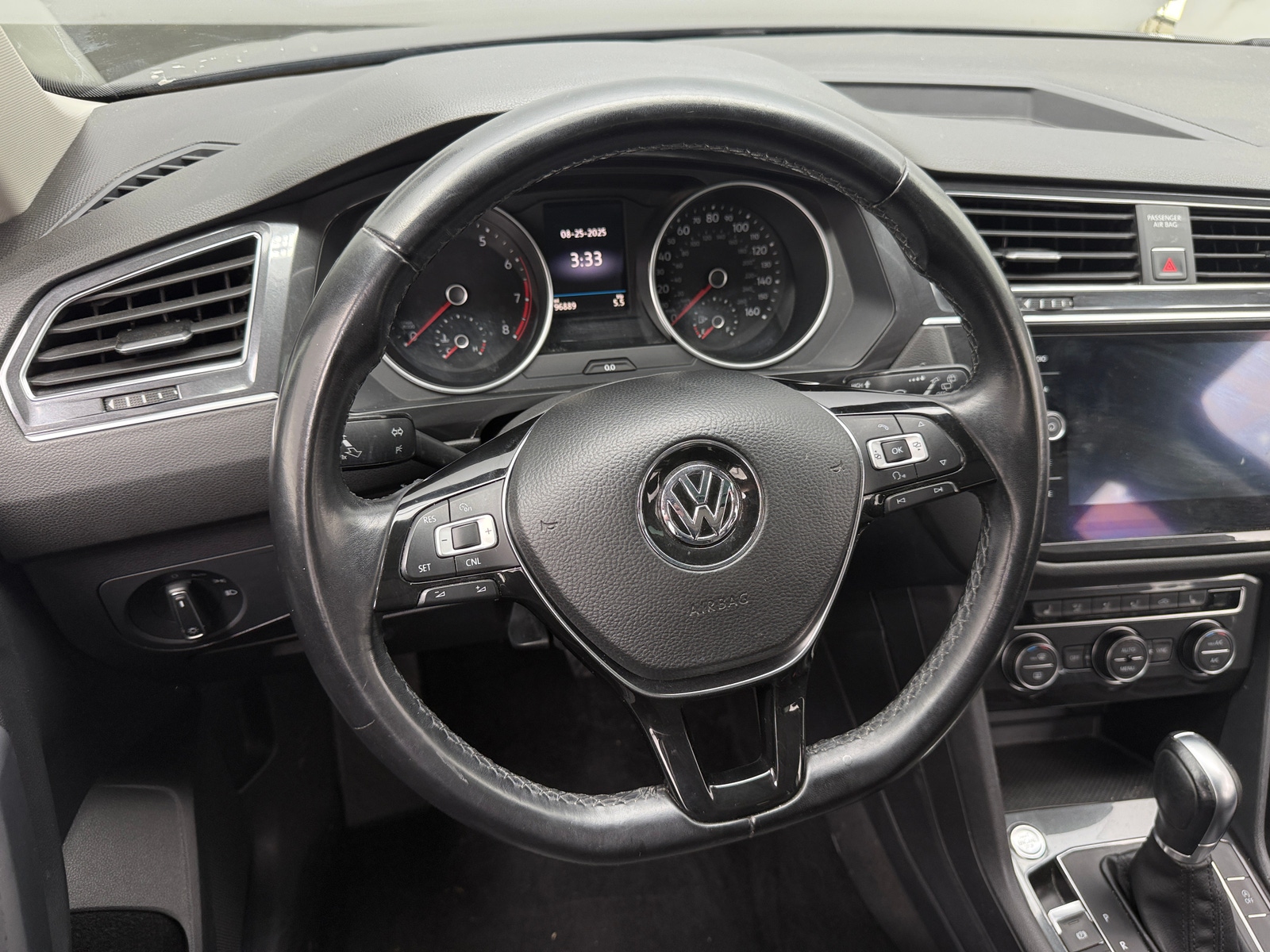 Thumbnail: 2018 Volkswagen Tiguan - 4