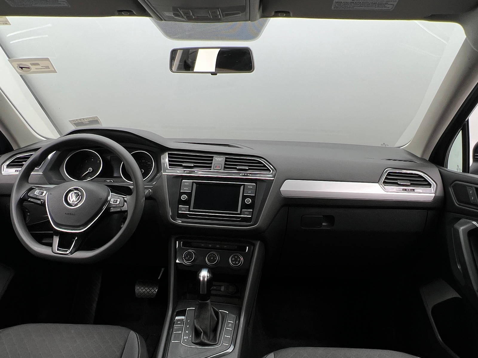 Thumbnail: 2021 Volkswagen Tiguan - 3