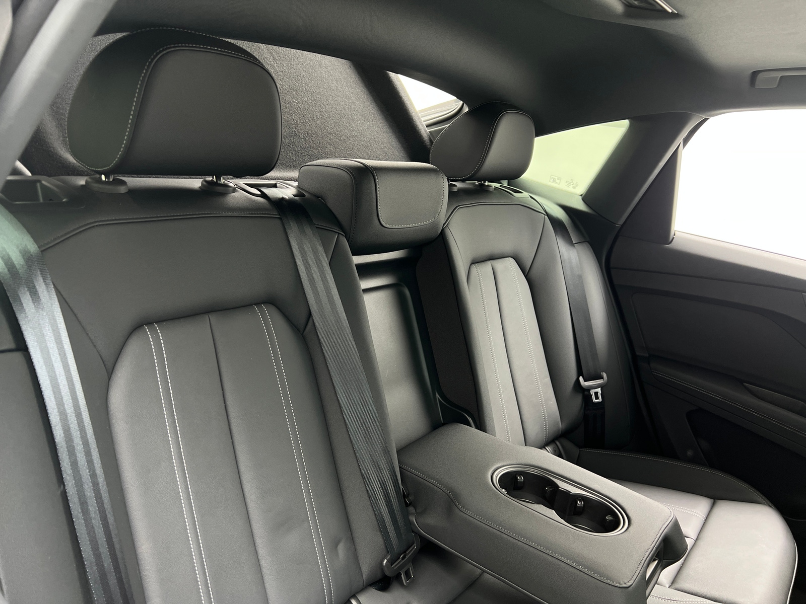 Thumbnail: 2024 Audi Q4 e-tron - 5