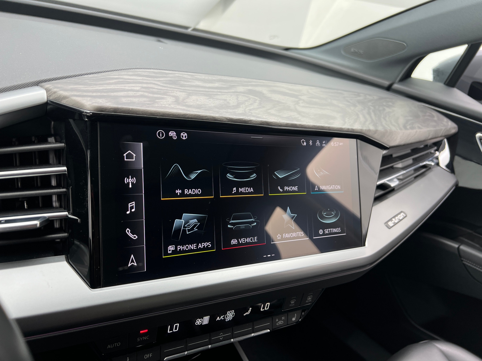 Thumbnail: 2024 Audi Q4 e-tron - 3