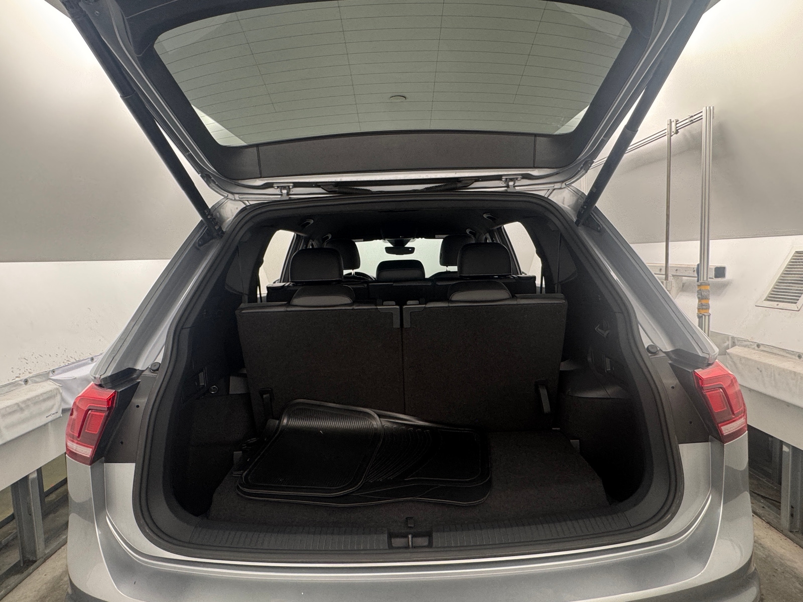Thumbnail: 2022 Volkswagen Tiguan - 6