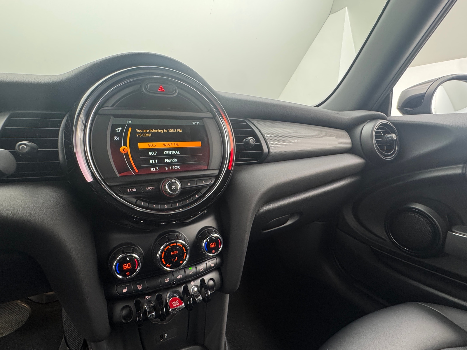 Thumbnail: 2020 MINI Cooper Hardtop - 3
