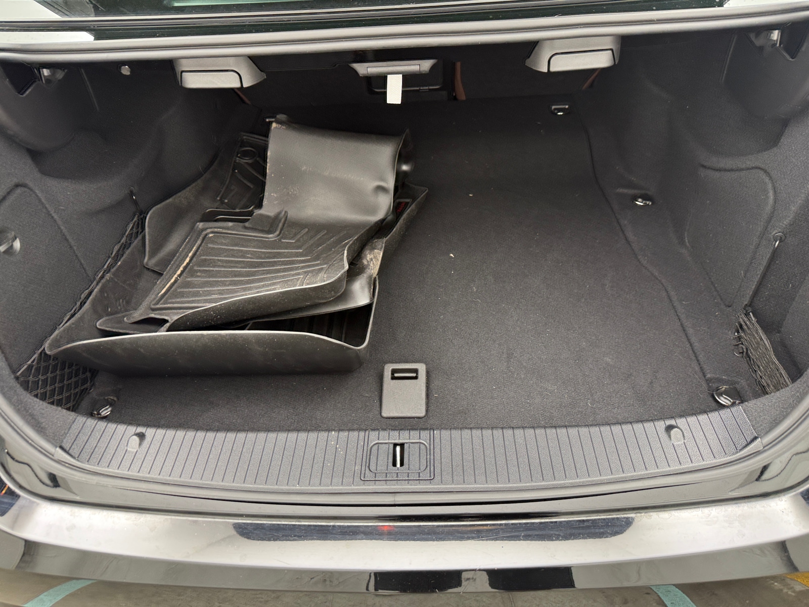 Thumbnail: 2011 Mercedes-Benz E-Class - 6