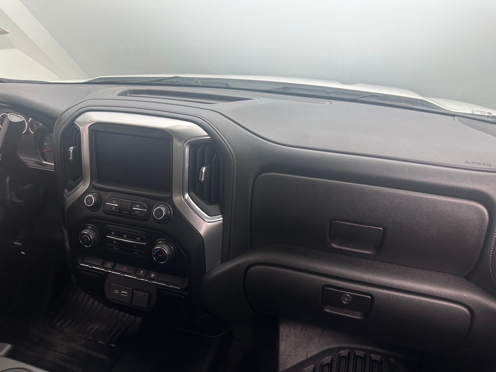 Thumbnail: 2020 Chevrolet Silverado 1500 - 3
