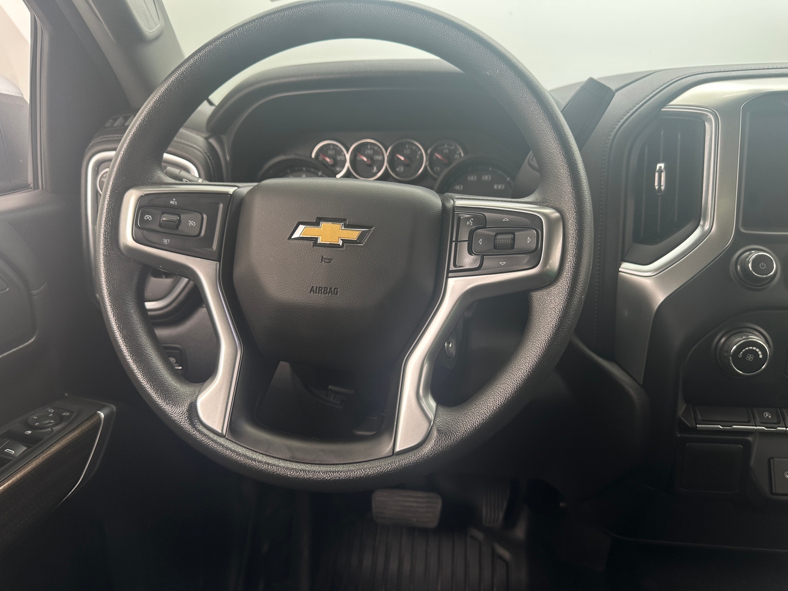 Thumbnail: 2020 Chevrolet Silverado 1500 - 5