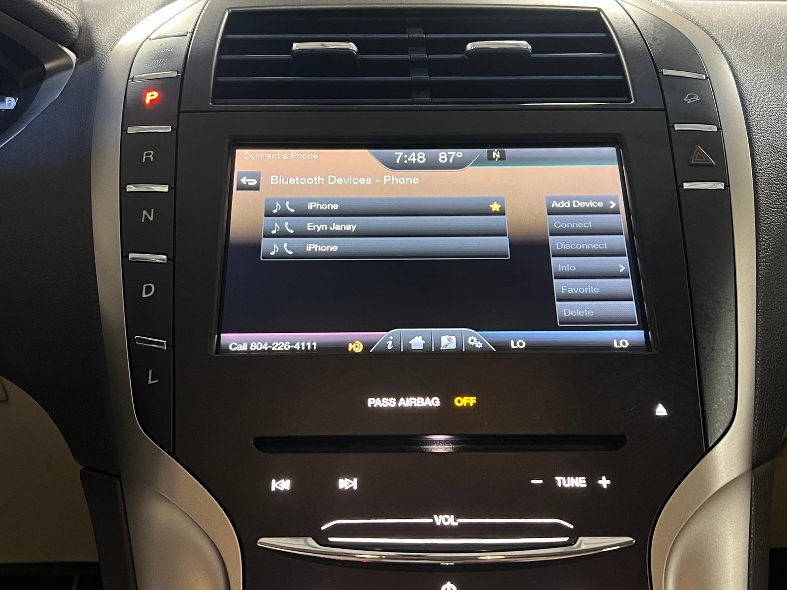 Thumbnail: 2015 Lincoln MKZ - 4