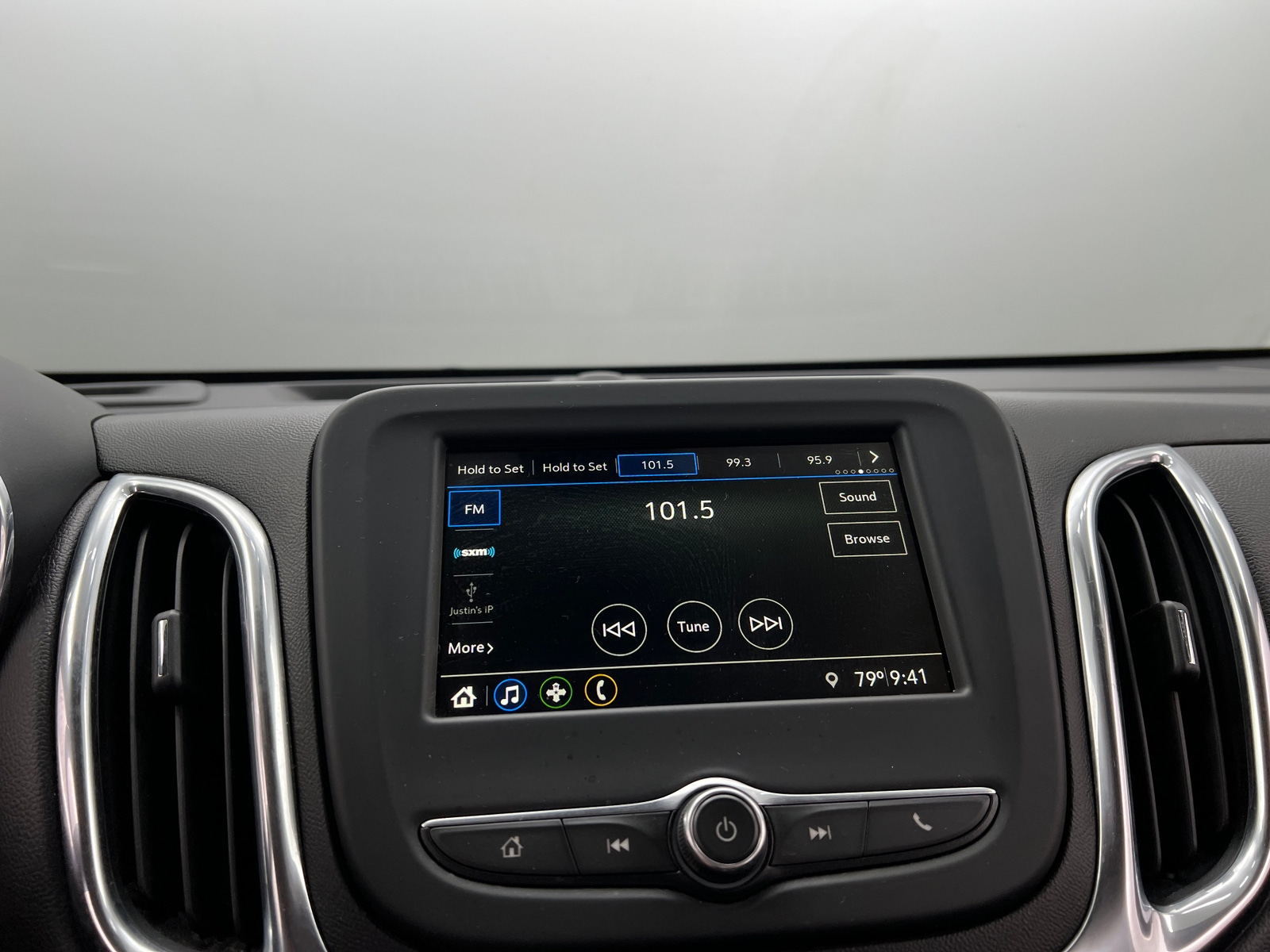 Thumbnail: 2019 Chevrolet Equinox - 4