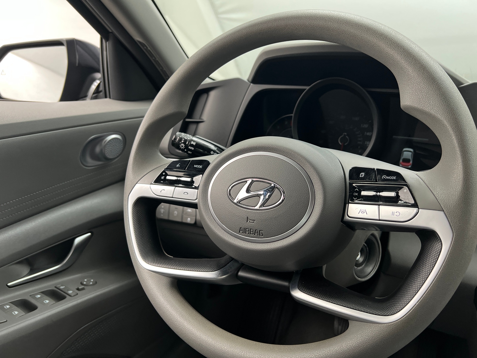 Thumbnail: 2022 Hyundai Elantra - 5