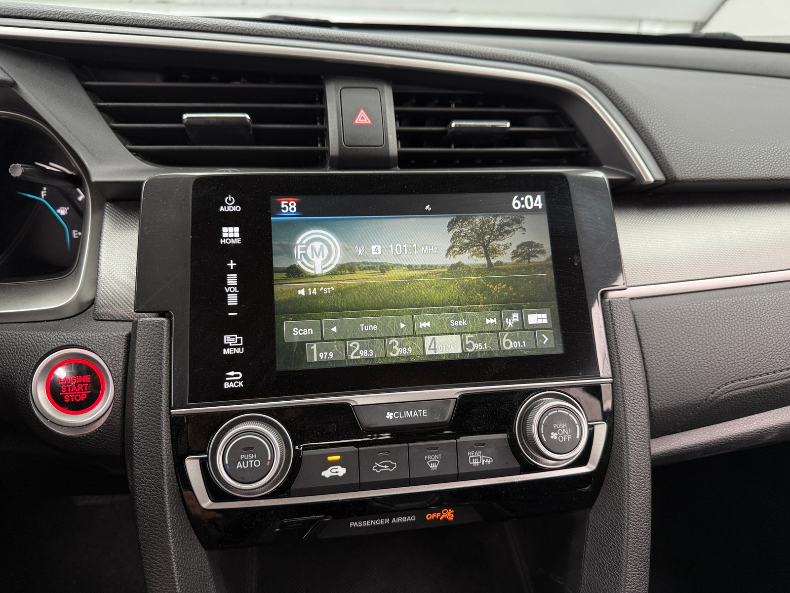 Thumbnail: 2016 Honda Civic - 4