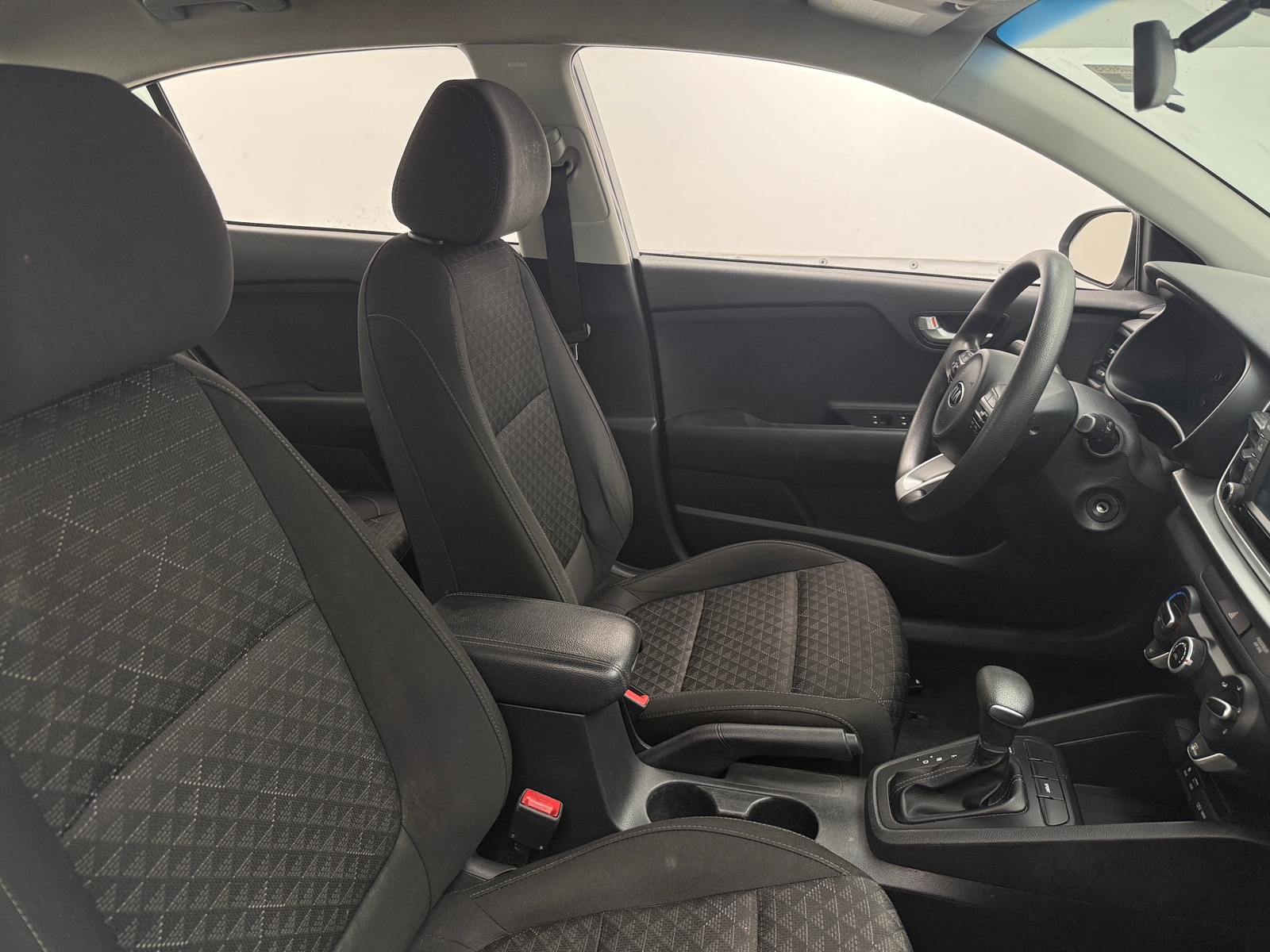 Thumbnail: 2020 Kia Rio - 2