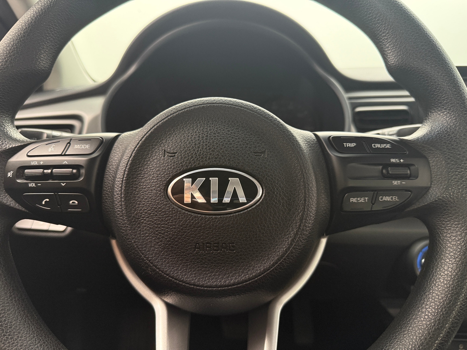 Thumbnail: 2020 Kia Rio - 5