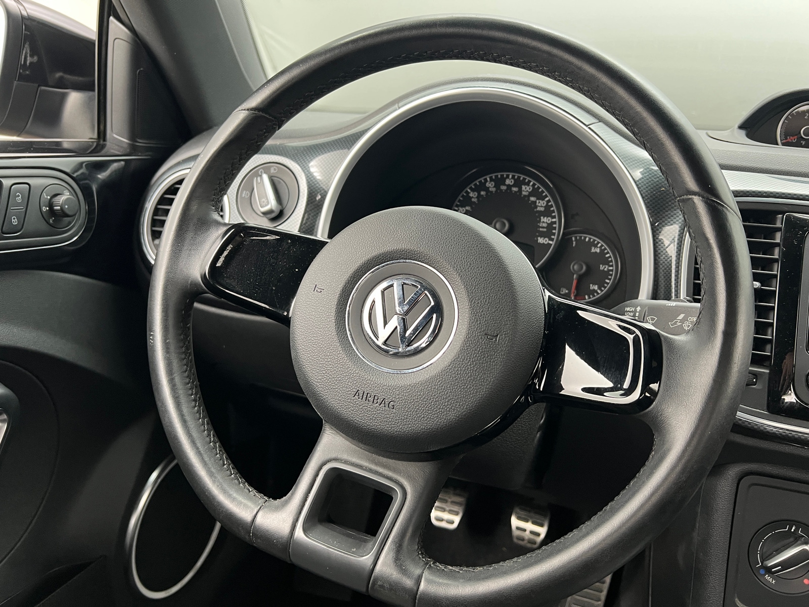 Thumbnail: 2012 Volkswagen Beetle - 5
